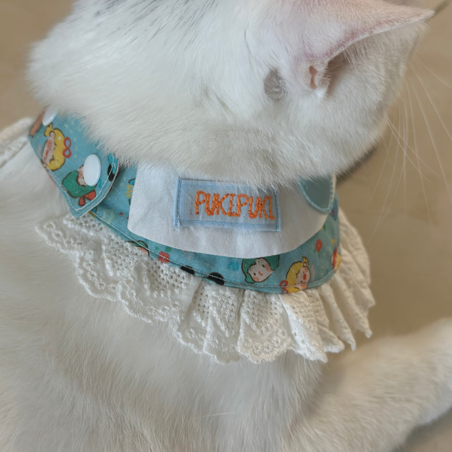 Customizable Cute Lace Pet Collar β Handmade Pet Ruffle Bib with Cartoon Print | Detachable Soft Cat Accessory for Photos & Outfits