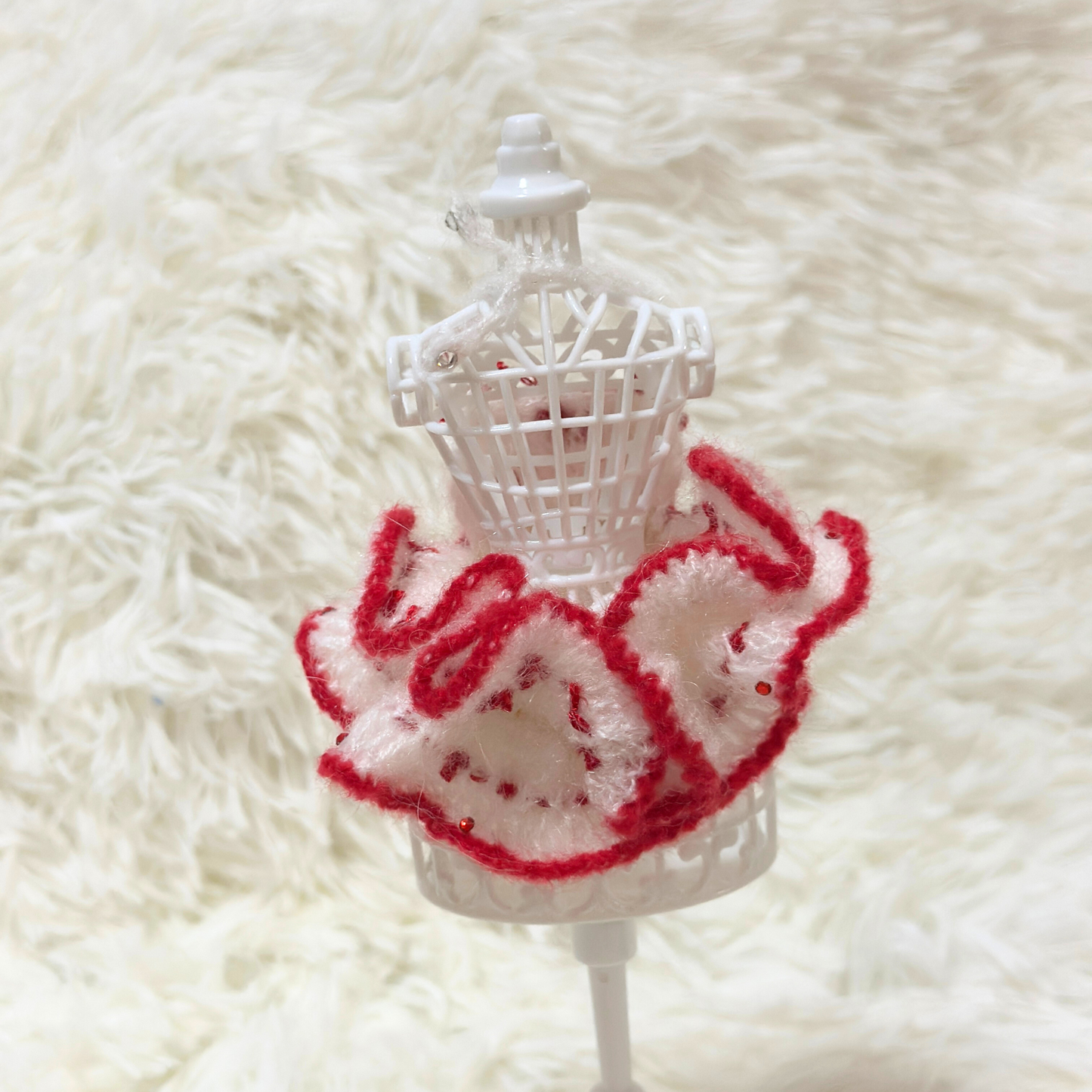 Red & White Ruffle Crochet Doll Skirt for Labubu โ Handmade Labubu Clothes Fluffy Dress with Beaded Details