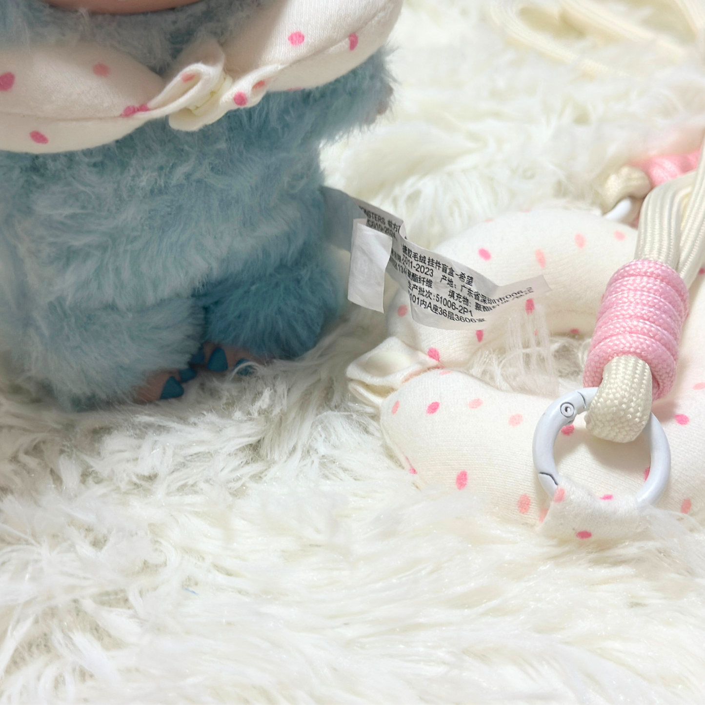U-Shaped Labubu Neck Pillow Bag β Wearable Crossbody for Cute Labubus